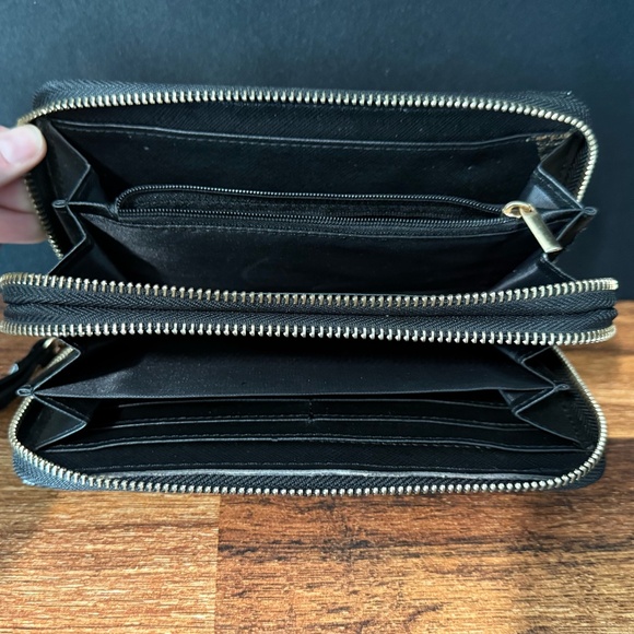 Wallet - Picture 7 of 15